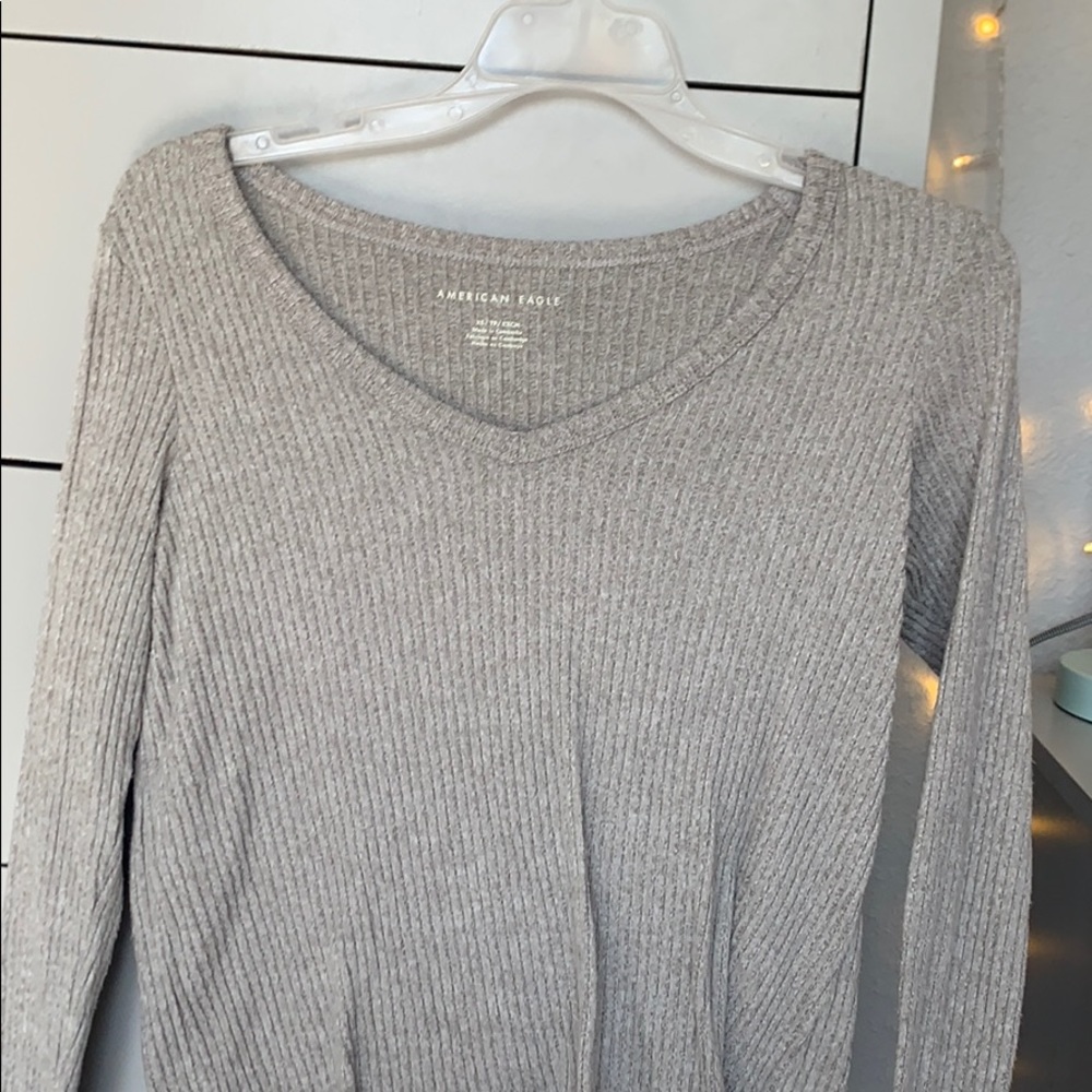 long sleeve gray shirt